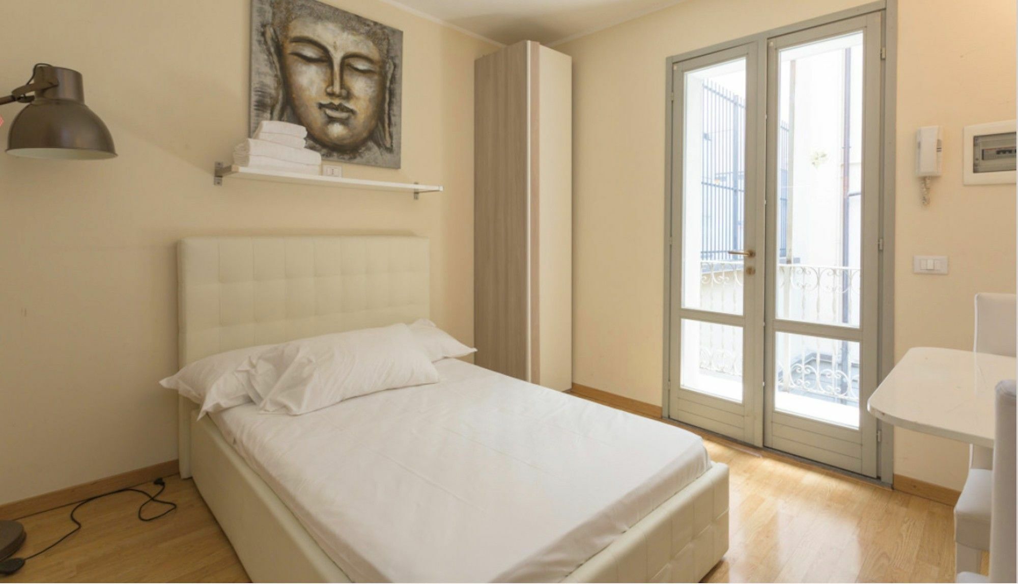 Short Rent Apartments Милан Экстерьер фото