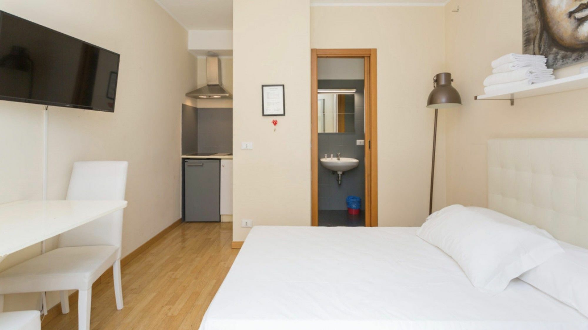 Short Rent Apartments Милан Экстерьер фото
