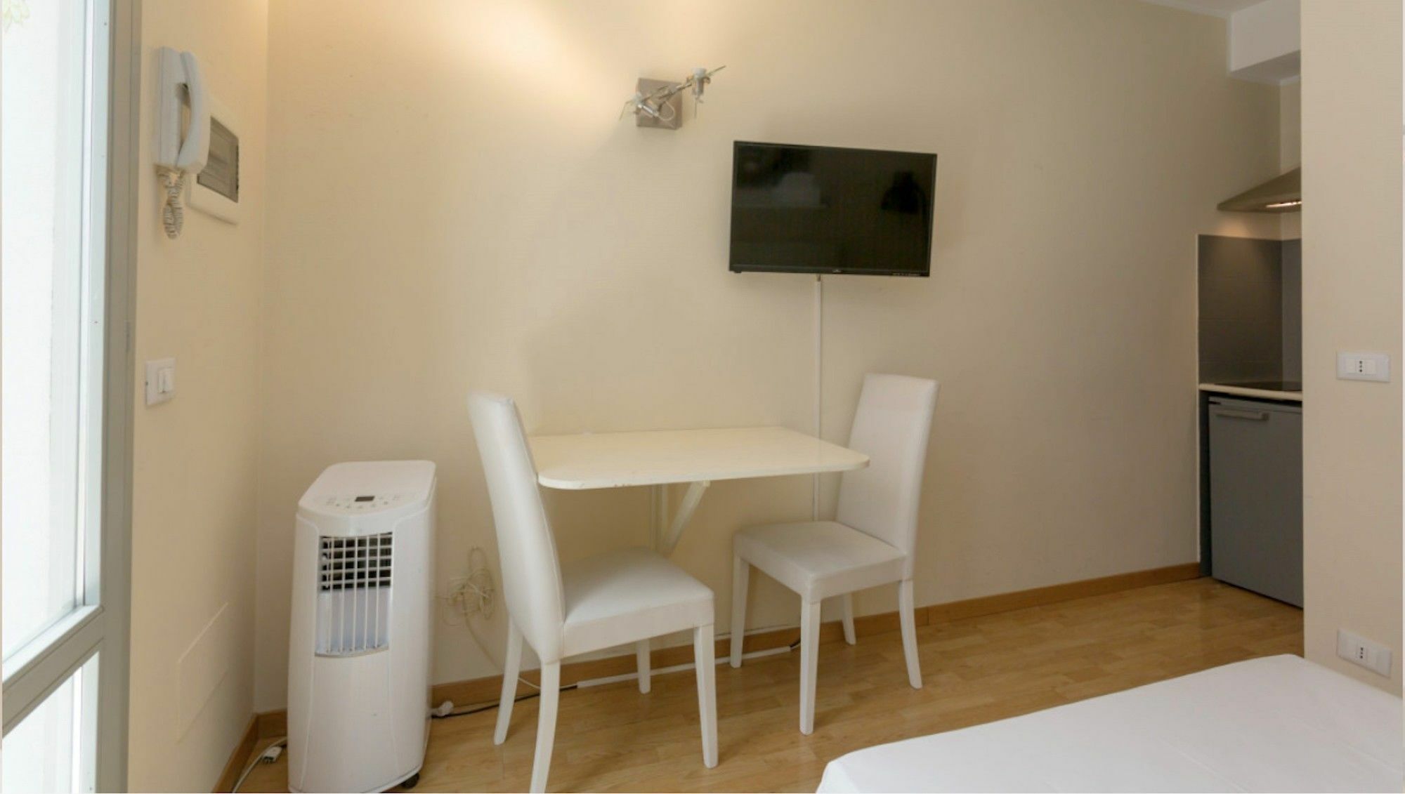 Short Rent Apartments Милан Экстерьер фото