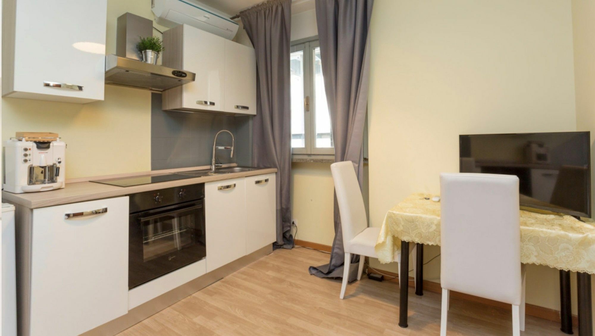 Short Rent Apartments Милан Экстерьер фото