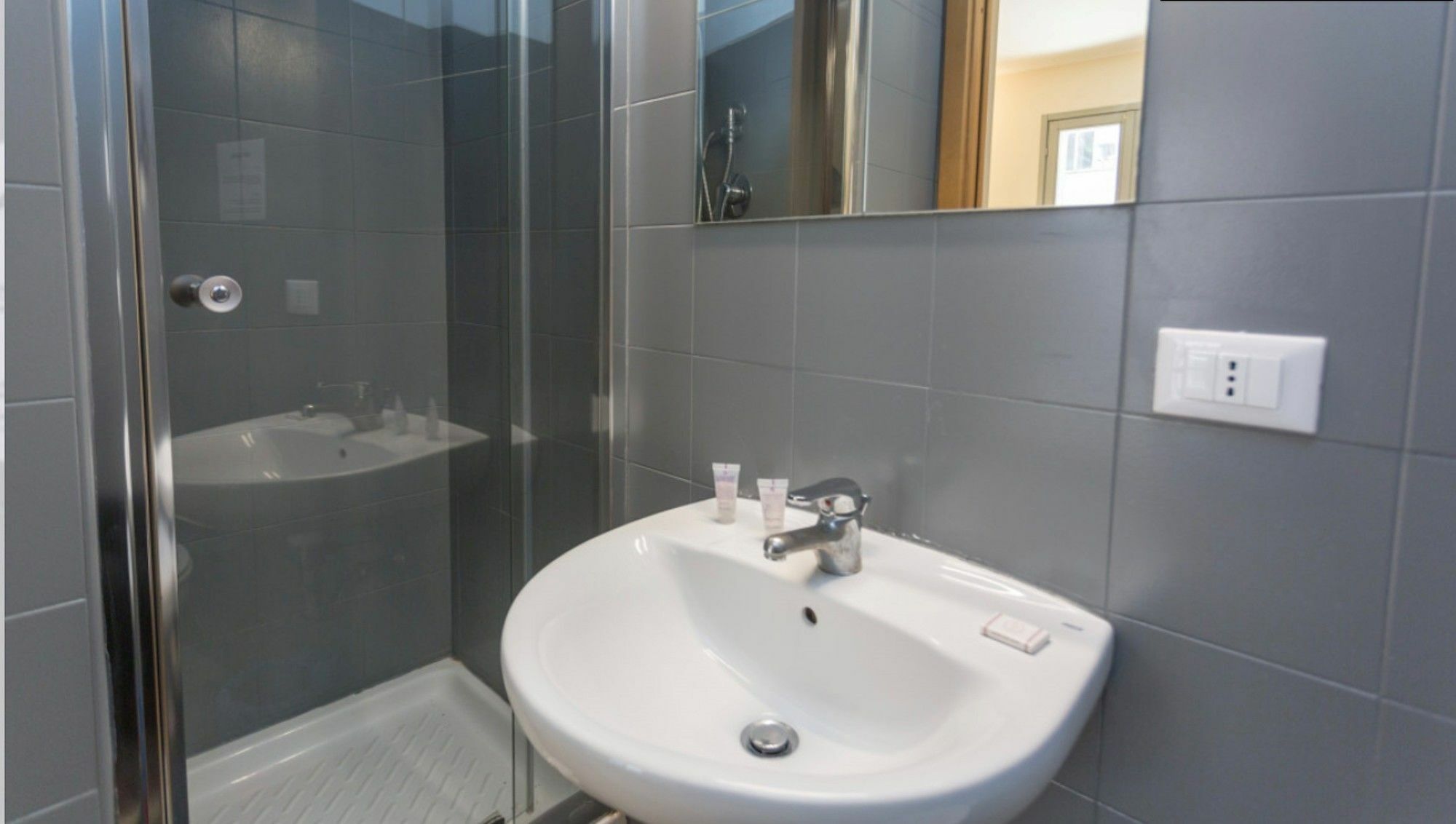 Short Rent Apartments Милан Экстерьер фото